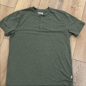 Magellan Outdoors Green Short Sleeve Henley
